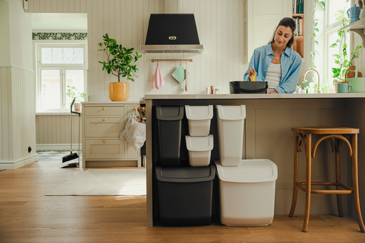 5 Smart Ways to Organize with Storage Containers